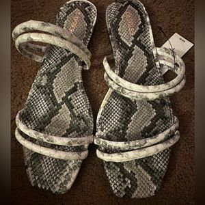 Express sandals women size 9